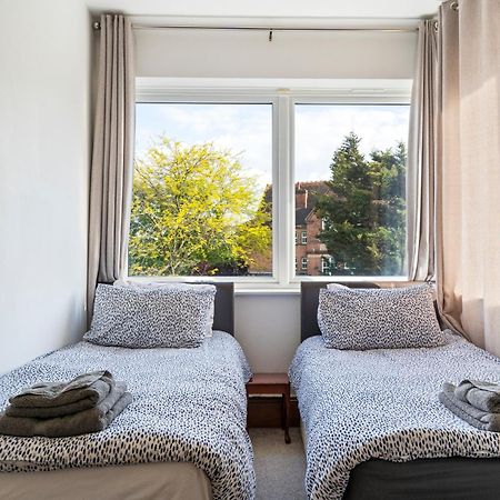 Modern 2 Bedroom Apartment In Mitcham, London Exterior foto