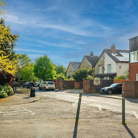 Modern 2 Bedroom Apartment In Mitcham, London Exterior foto