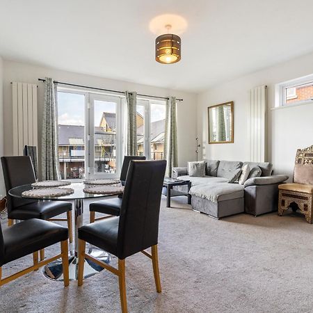 Modern 2 Bedroom Apartment In Mitcham, London Exterior foto