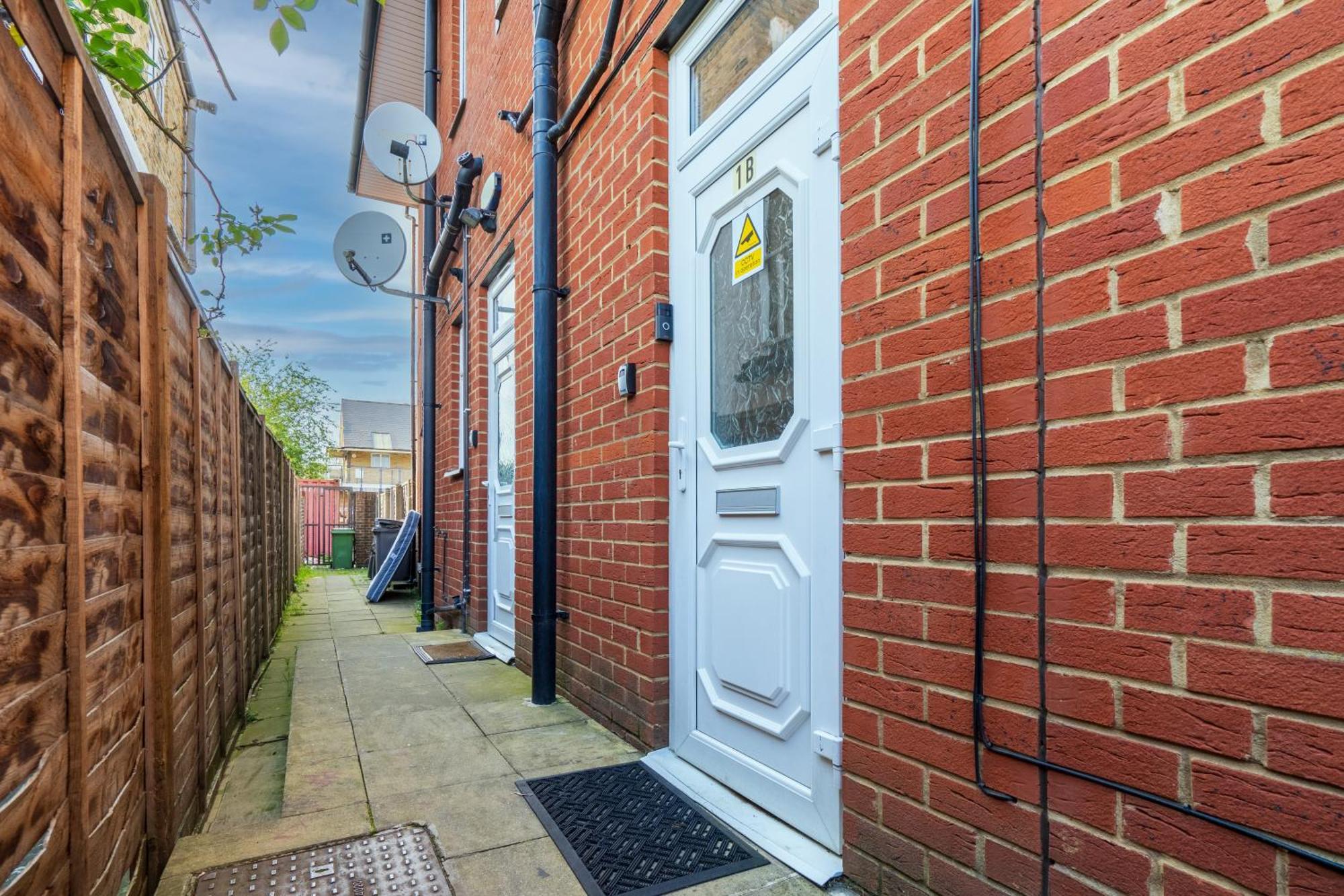 Modern 2 Bedroom Apartment In Mitcham, London Exterior foto