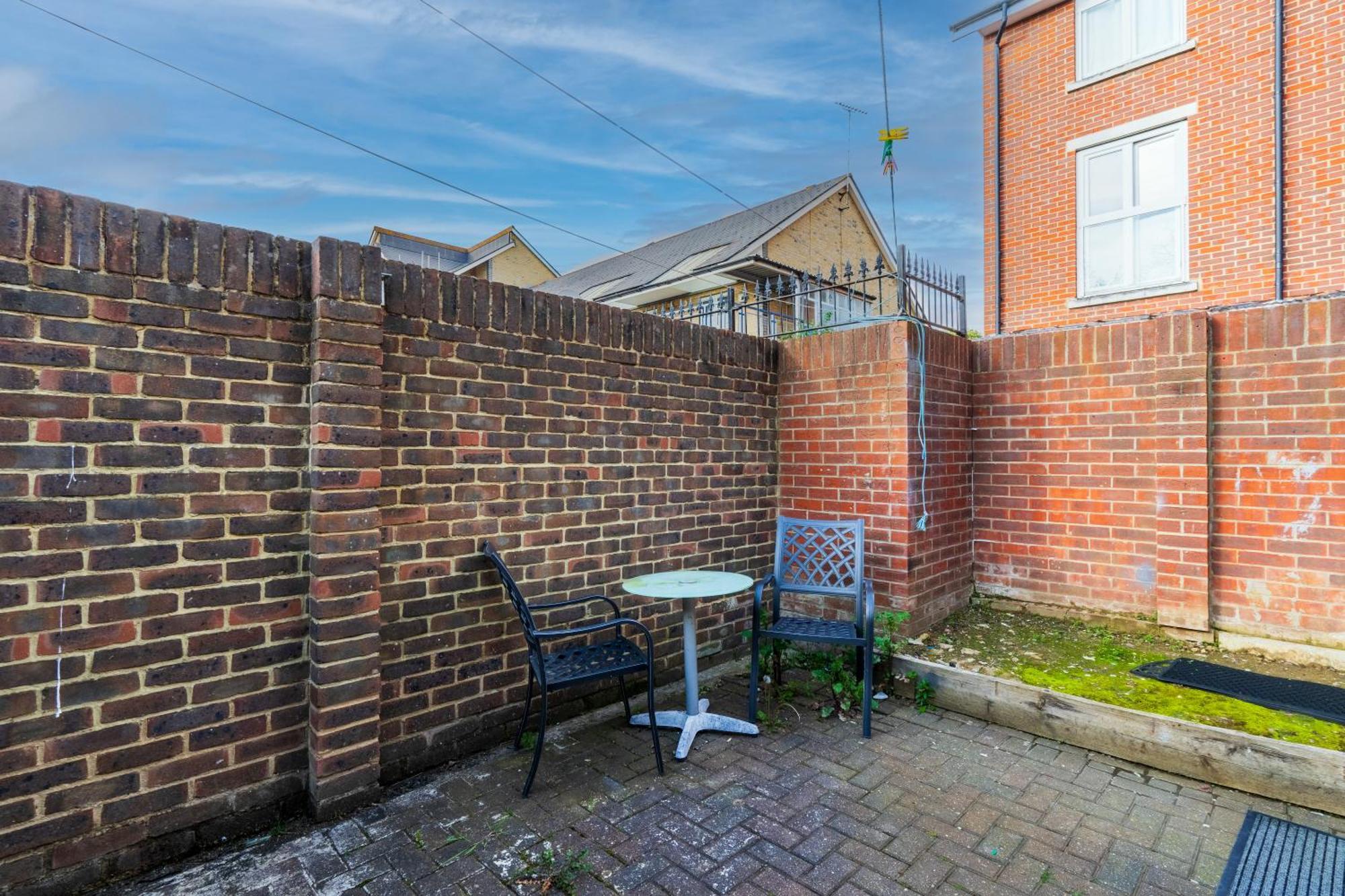 Modern 2 Bedroom Apartment In Mitcham, London Exterior foto