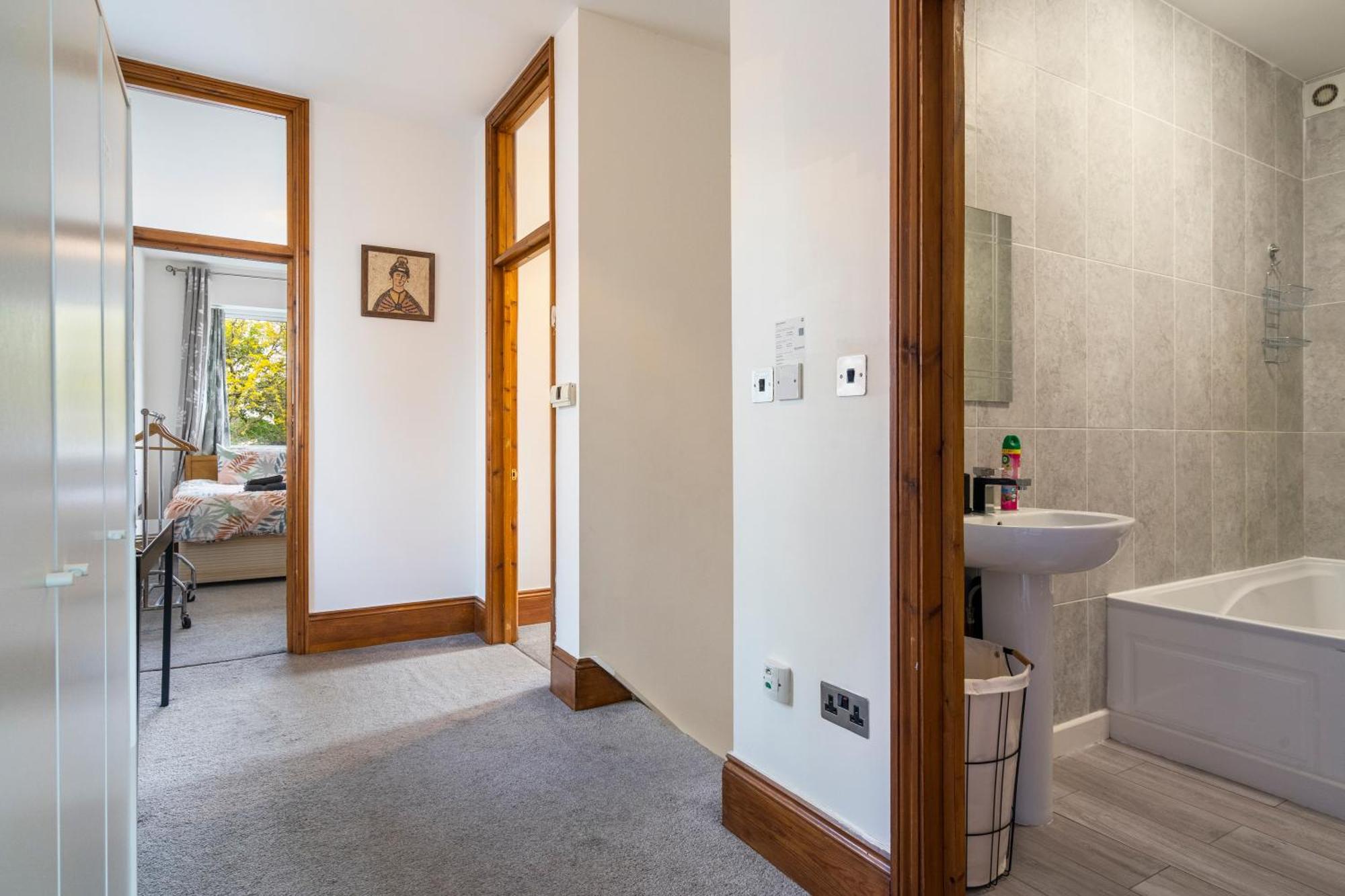 Modern 2 Bedroom Apartment In Mitcham, London Exterior foto