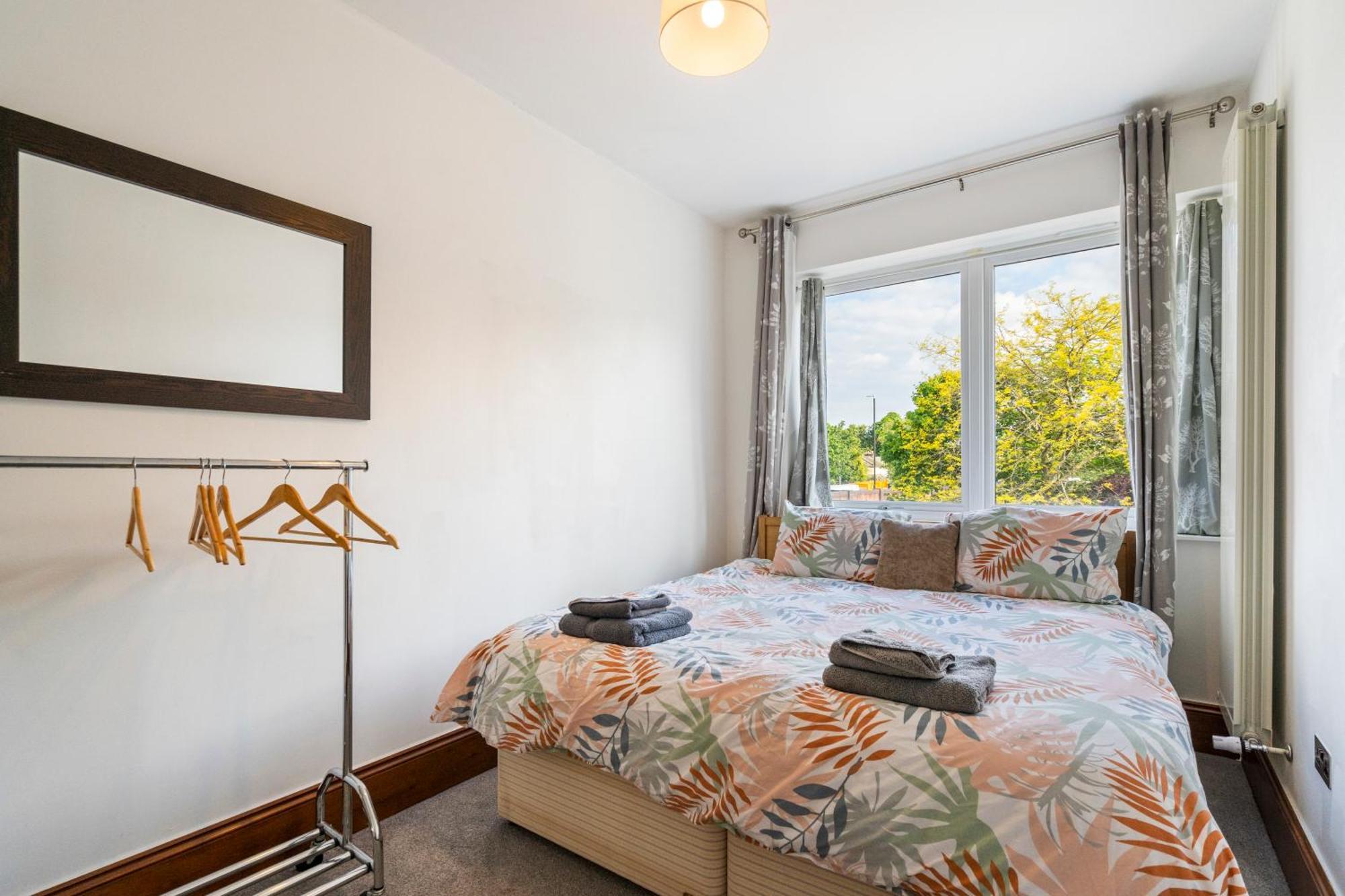Modern 2 Bedroom Apartment In Mitcham, London Exterior foto