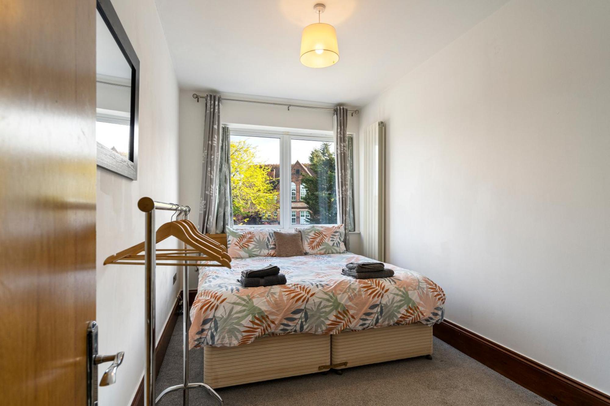 Modern 2 Bedroom Apartment In Mitcham, London Exterior foto